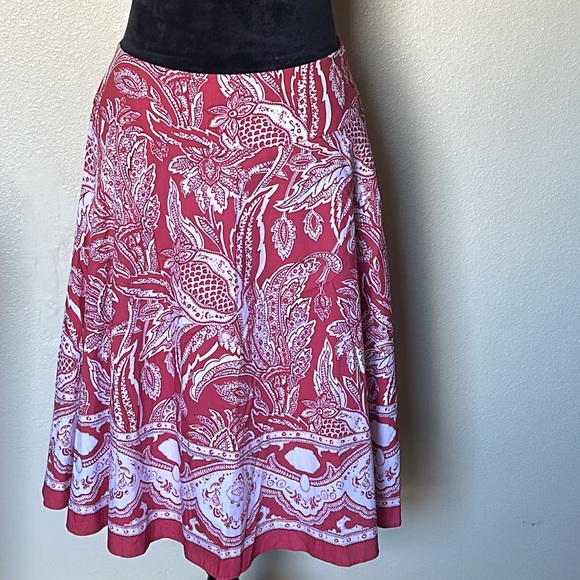 Talbots Dresses & Skirts - 💖Talbots red/white floral flare skirt w/side zipper closure.